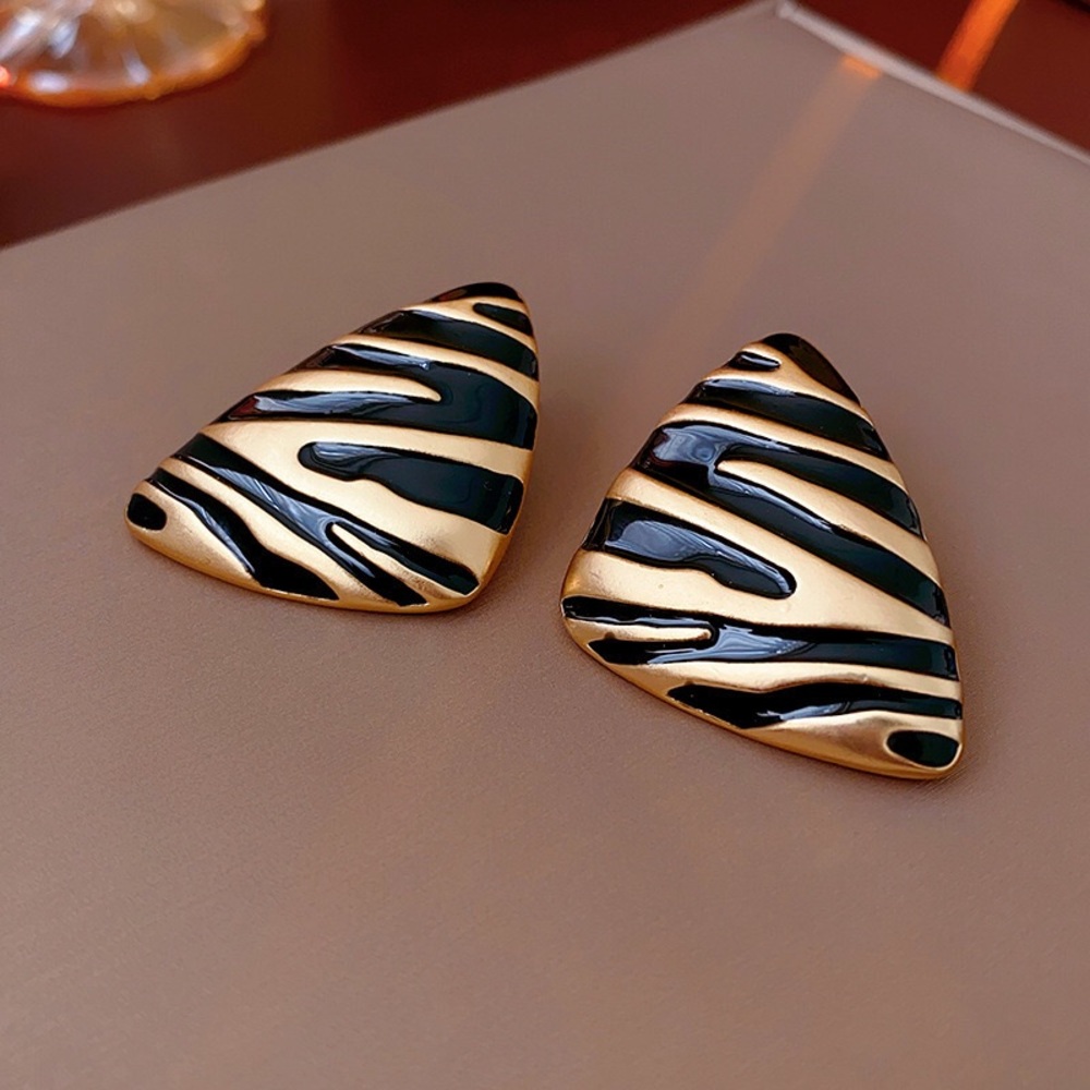 Medieval vintage earrings, fashionable and versatile, high-end earrings